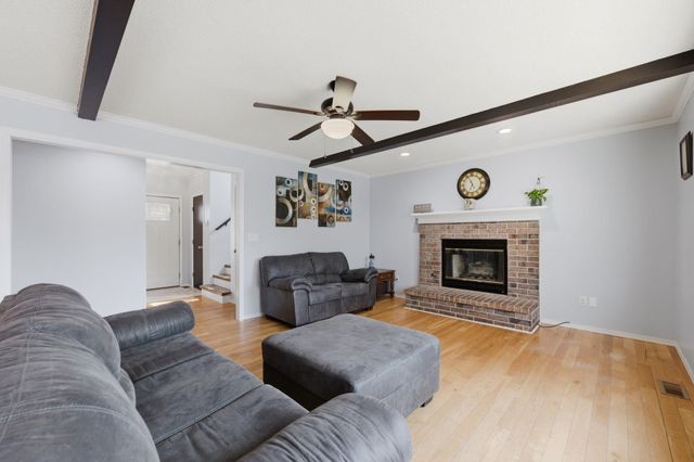 127 S Springwood, Derby, KS 67037