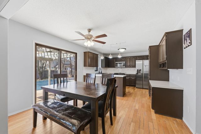 127 S Springwood, Derby, KS 67037