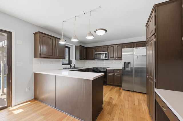 127 S Springwood, Derby, KS 67037