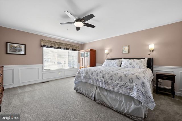 17 BUTTONWOOD DR, Exton, PA 19341