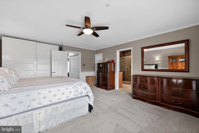 17 BUTTONWOOD DR, Exton, PA 19341