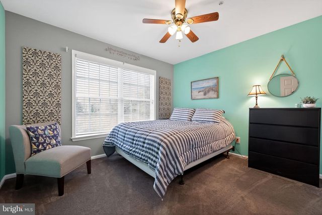 17 BUTTONWOOD DR, Exton, PA 19341