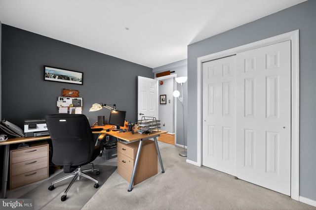 17 BUTTONWOOD DR, Exton, PA 19341