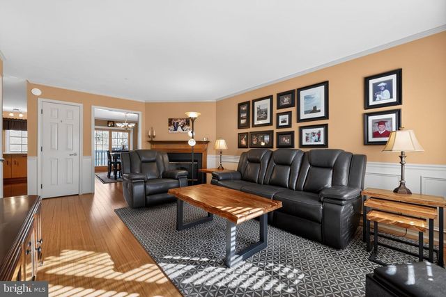 17 BUTTONWOOD DR, Exton, PA 19341