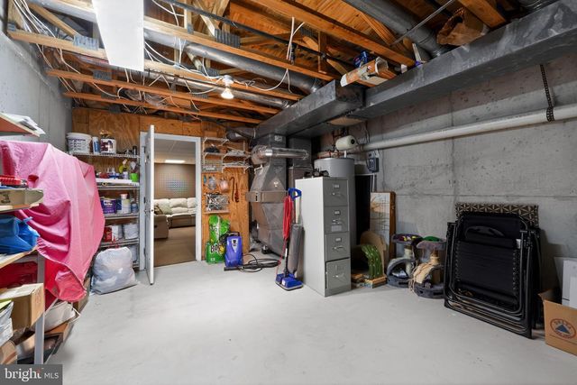 17 BUTTONWOOD DR, Exton, PA 19341