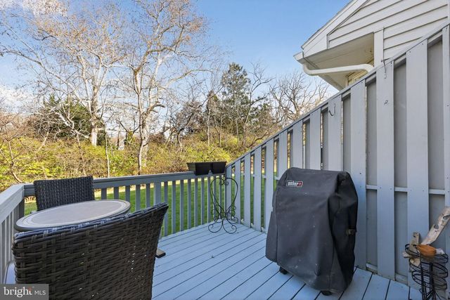 17 BUTTONWOOD DR, Exton, PA 19341