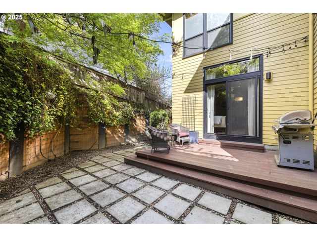 5115 S CORBETT Ave H, Portland, OR 97239