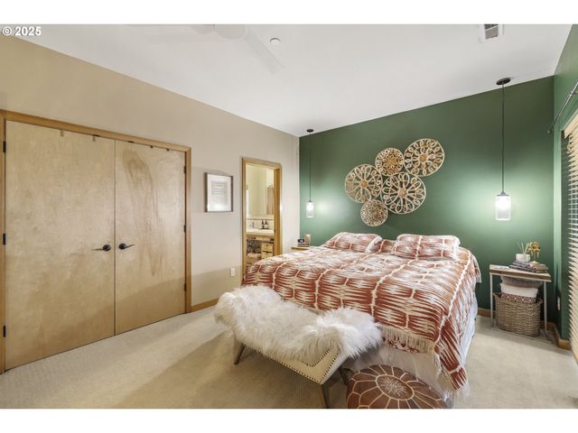 5115 S CORBETT Ave H, Portland, OR 97239