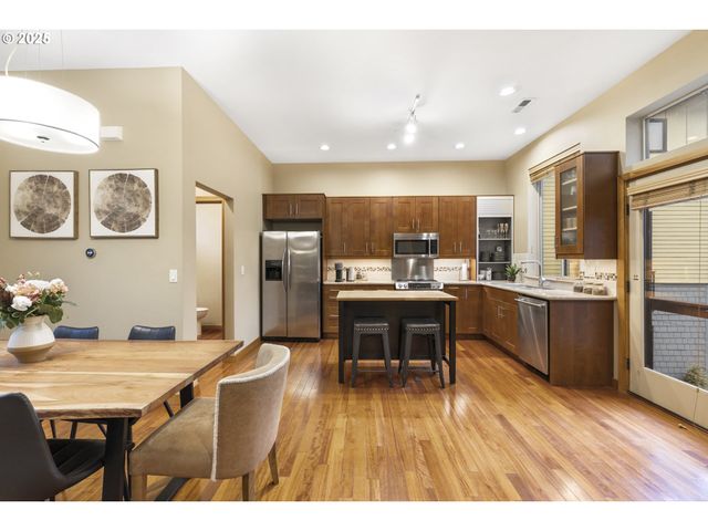 5115 S CORBETT Ave H, Portland, OR 97239