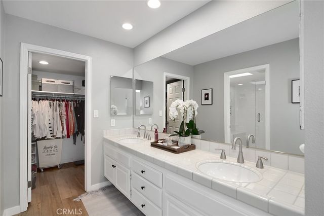 18741 Hatteras Street 1, Tarzana, CA 91356