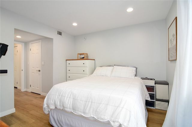 18741 Hatteras Street 1, Tarzana, CA 91356