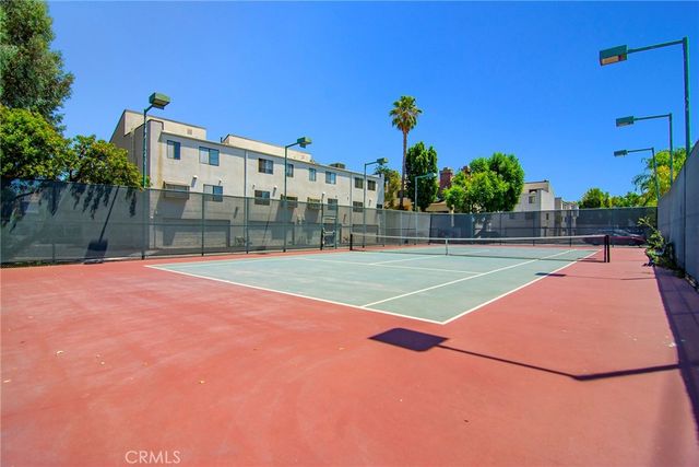 18741 Hatteras Street 1, Tarzana, CA 91356