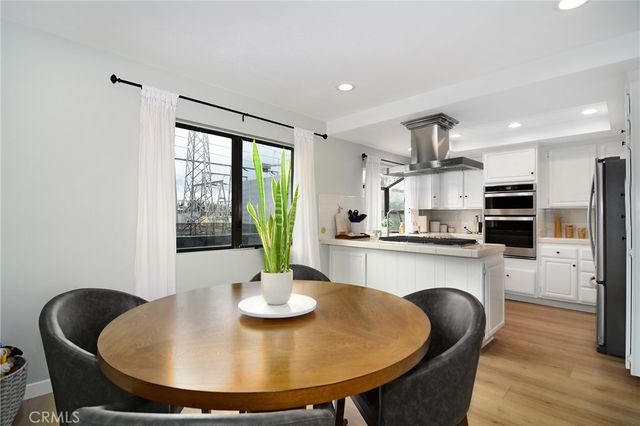 18741 Hatteras Street 1, Tarzana, CA 91356