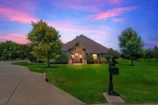210 Walker Court N, Waxahachie, TX 75167