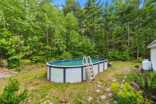 137 Hearthside Drive, Barrington, NH 03825