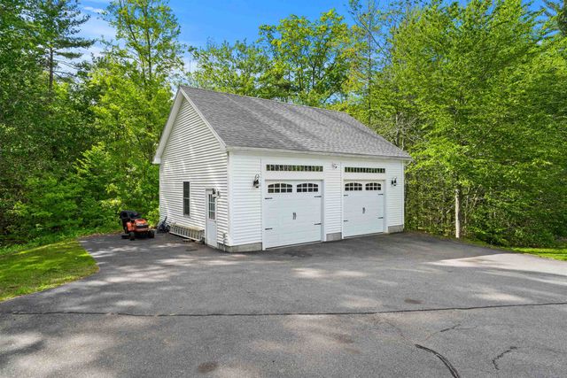 137 Hearthside Drive, Barrington, NH 03825