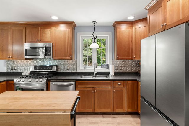 137 Hearthside Drive, Barrington, NH 03825