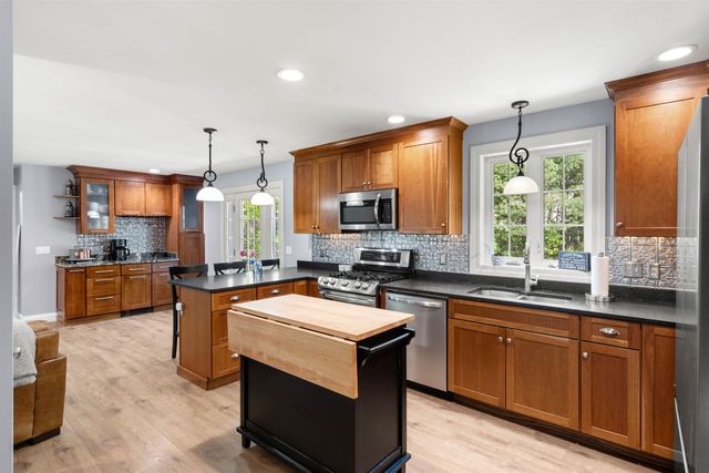 137 Hearthside Drive, Barrington, NH 03825