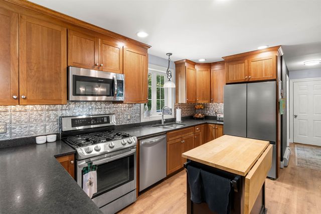 137 Hearthside Drive, Barrington, NH 03825