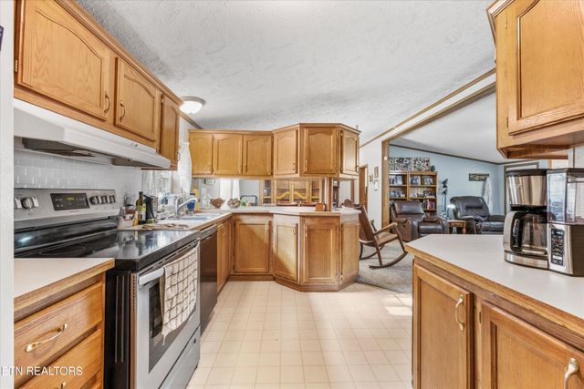 1476 Martha Dandridge Circle, Dandridge, TN 37725