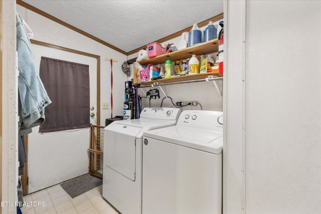 1476 Martha Dandridge Circle, Dandridge, TN 37725