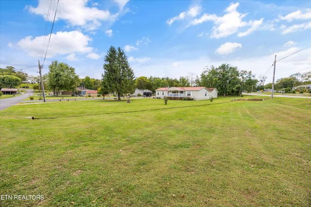 1476 Martha Dandridge Circle, Dandridge, TN 37725