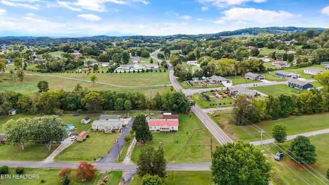 1476 Martha Dandridge Circle, Dandridge, TN 37725