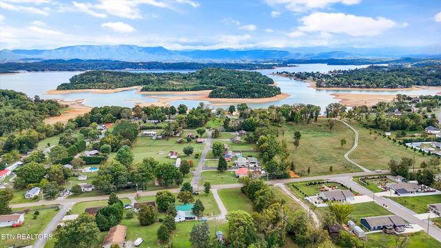 1476 Martha Dandridge Circle, Dandridge, TN 37725