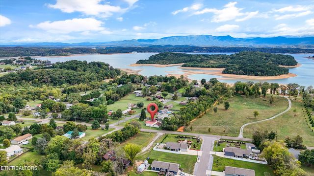 1476 Martha Dandridge Circle, Dandridge, TN 37725