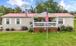 1476 Martha Dandridge Circle, Dandridge, TN 37725
