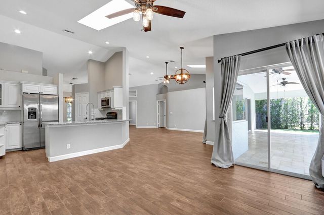 1097 Egret Circle N, Jupiter, FL 33458