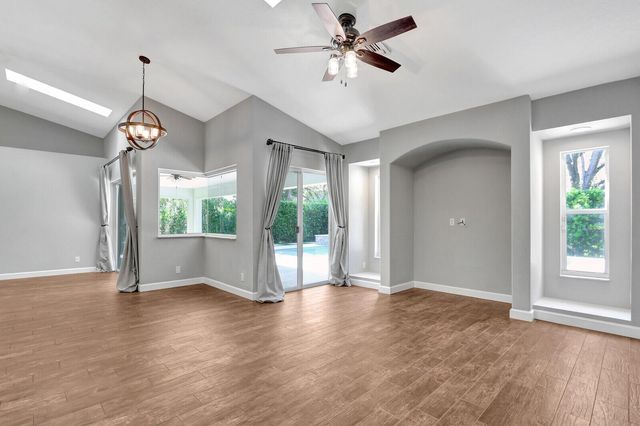 1097 Egret Circle N, Jupiter, FL 33458