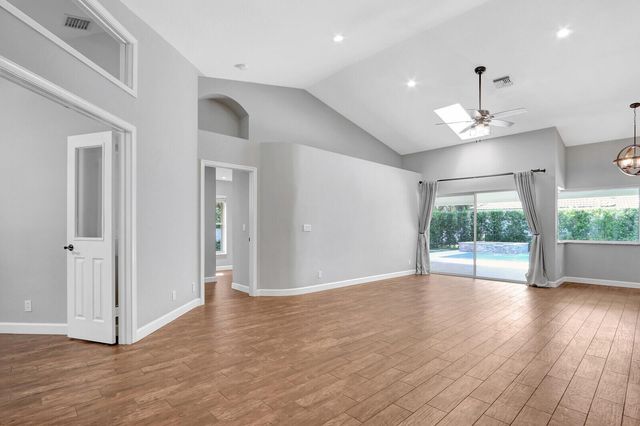 1097 Egret Circle N, Jupiter, FL 33458