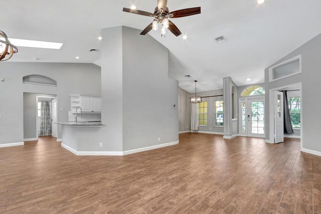 1097 Egret Circle N, Jupiter, FL 33458