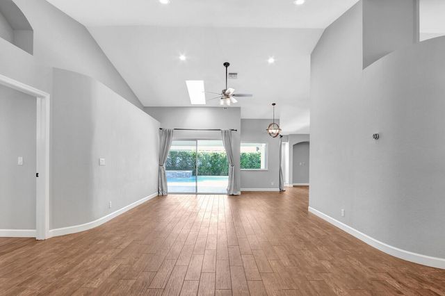 1097 Egret Circle N, Jupiter, FL 33458