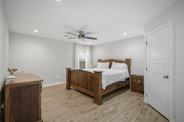 105 Thode Street, Whitesboro, TX 76273