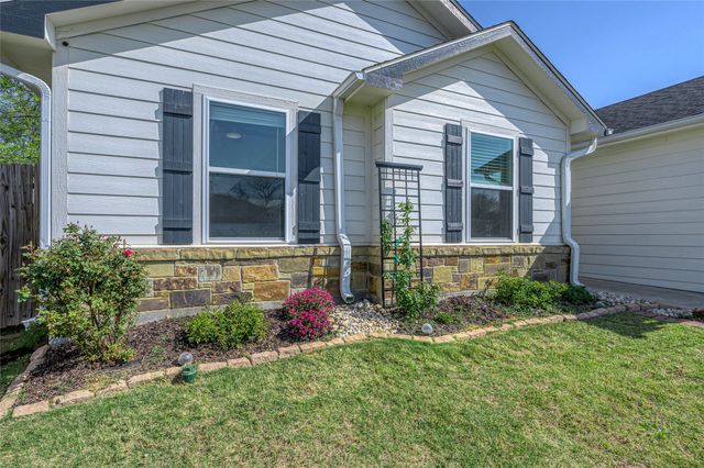 105 Thode Street, Whitesboro, TX 76273