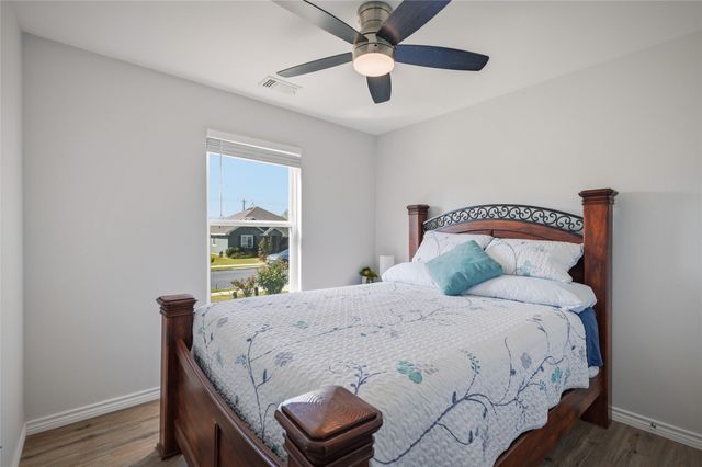 105 Thode Street, Whitesboro, TX 76273