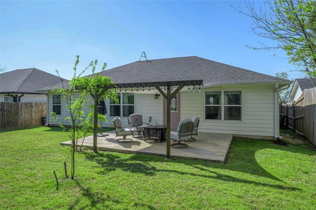 105 Thode Street, Whitesboro, TX 76273