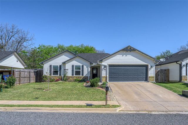 105 Thode Street, Whitesboro, TX 76273