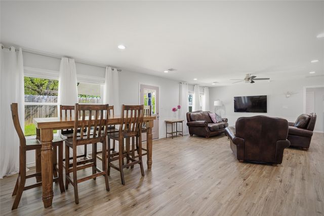 105 Thode Street, Whitesboro, TX 76273