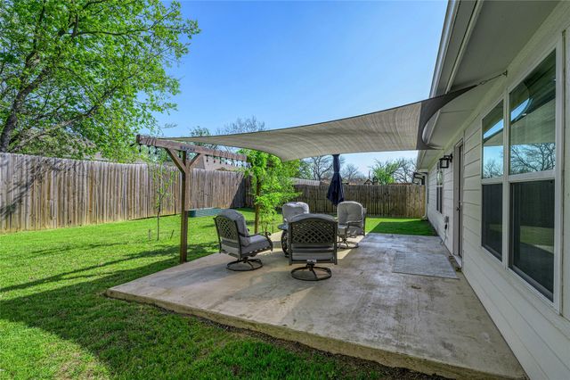 105 Thode Street, Whitesboro, TX 76273