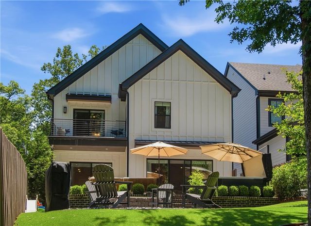 3562 S Sherwood Road SE, Smyrna, GA 30082
