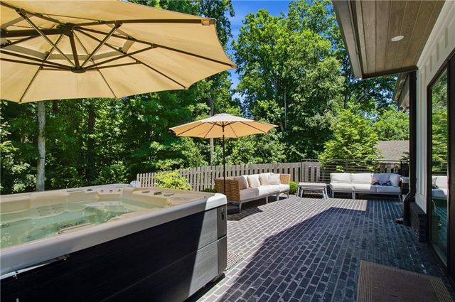 3562 S Sherwood Road SE, Smyrna, GA 30082