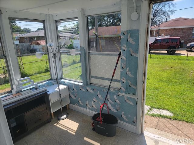 7316 Stolle Street, St Louis, MO 63116