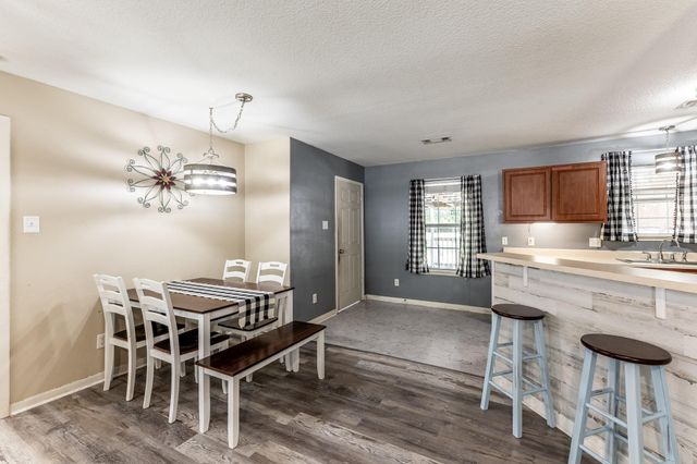 65 Cauthen Drive, Huntsville, TX 77320