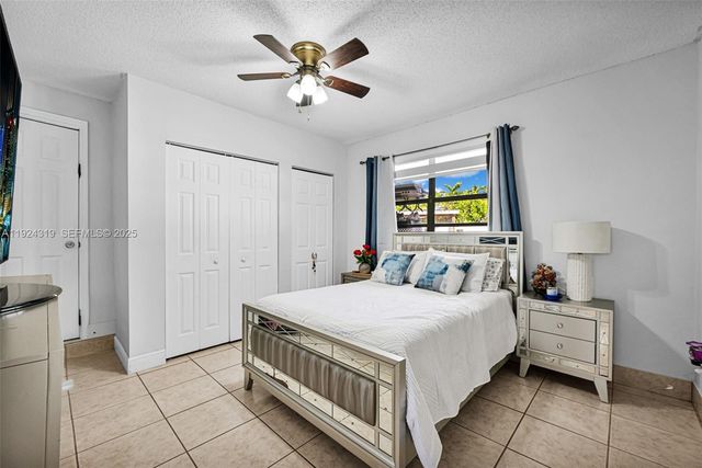 31 NW 133rd Pl, Miami, FL 33182