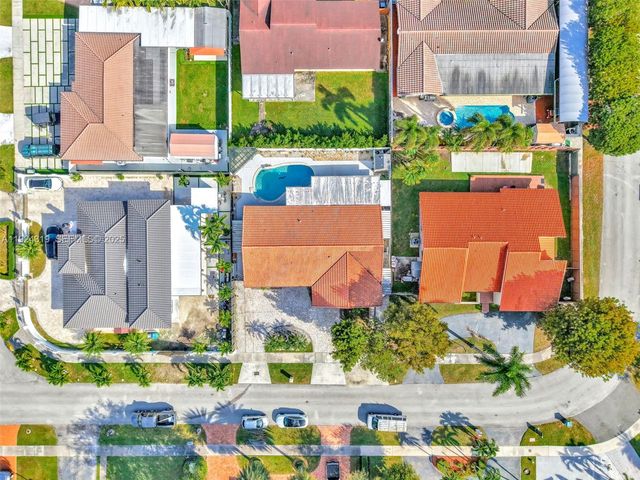 31 NW 133rd Pl, Miami, FL 33182