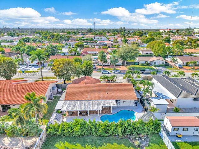 31 NW 133rd Pl, Miami, FL 33182