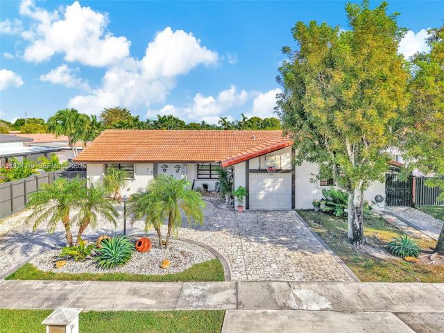 31 NW 133rd Pl, Miami, FL 33182